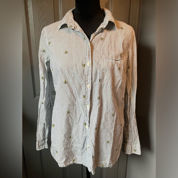 Old Navy Tops - Old Navy medium “the classic “bees” shirt” blue and white vertical stripes